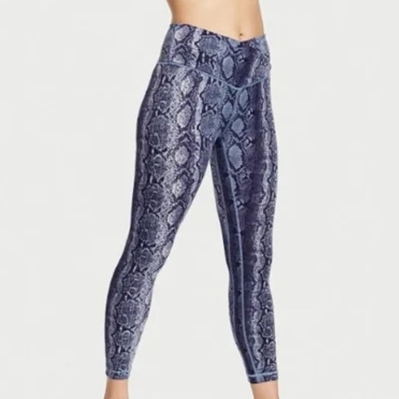 Victoria's Secret | Blue Ombre Snake Live On Point Crossover Legging | Size 14 - Picture 7 of 7